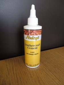 FIEBINGS LEATHER CEMENT / ADHESIVE / GLUE 118ml bottle STRONG TANNERS