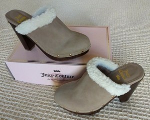 Brand New Juicy Couture Anora Clogs Mules Heels Taupe 7 Comfy Trim Womens Tan Ebay