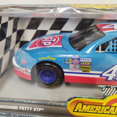 アメリカンマッスル NASCAR 1/18 Richard Petty STP NASCAR Legend Richard Petty STP Grand Prix Sealed 1:18￼Ertl
