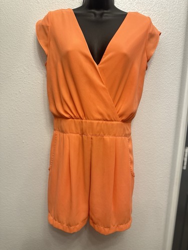 GB Gianni Bini Romper Shorts Sz M Deep V Neck Open Tie-Back Vibrant Coral/orange - Picture 14 of 16