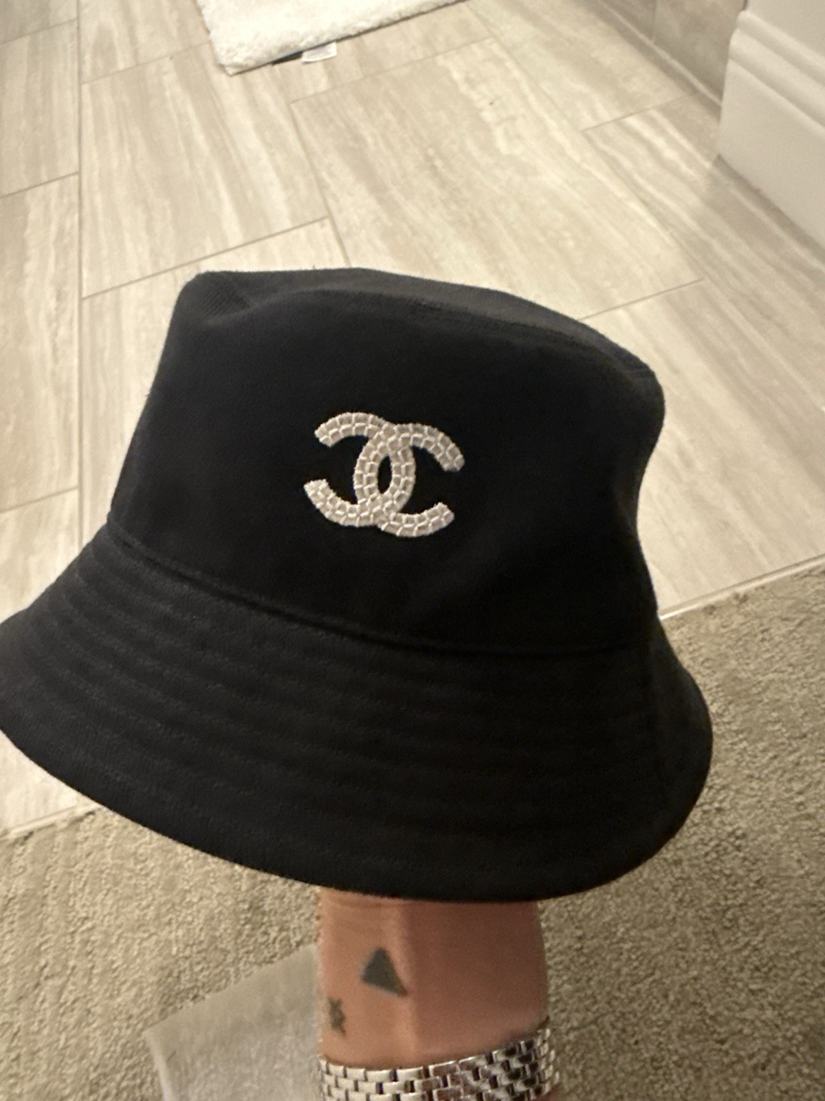 CHANEL - rare- AUTHENTIC Bucket Hat - double sided - Embroidered CC Logo