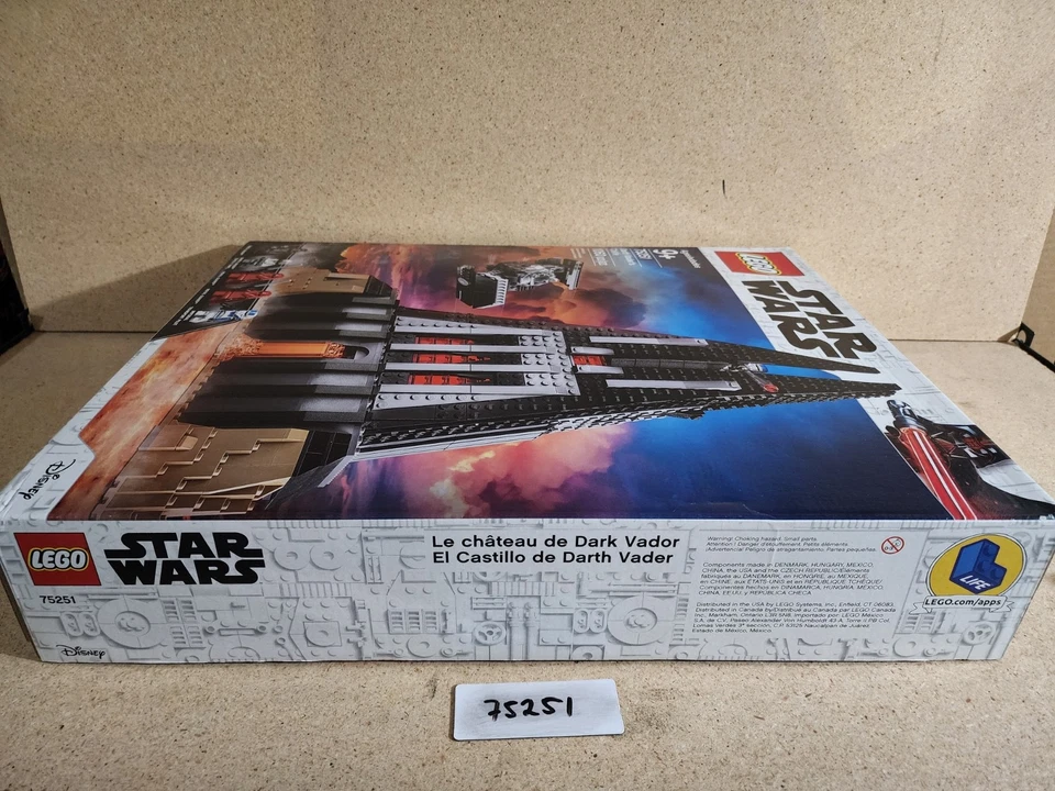 LEGO 75251 Darth Vader's Castle - Image 2 of 3