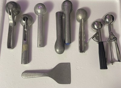 Vintage 8 ice cream scoops Braums, Safe-T-cone, Arnold,C Eichin 