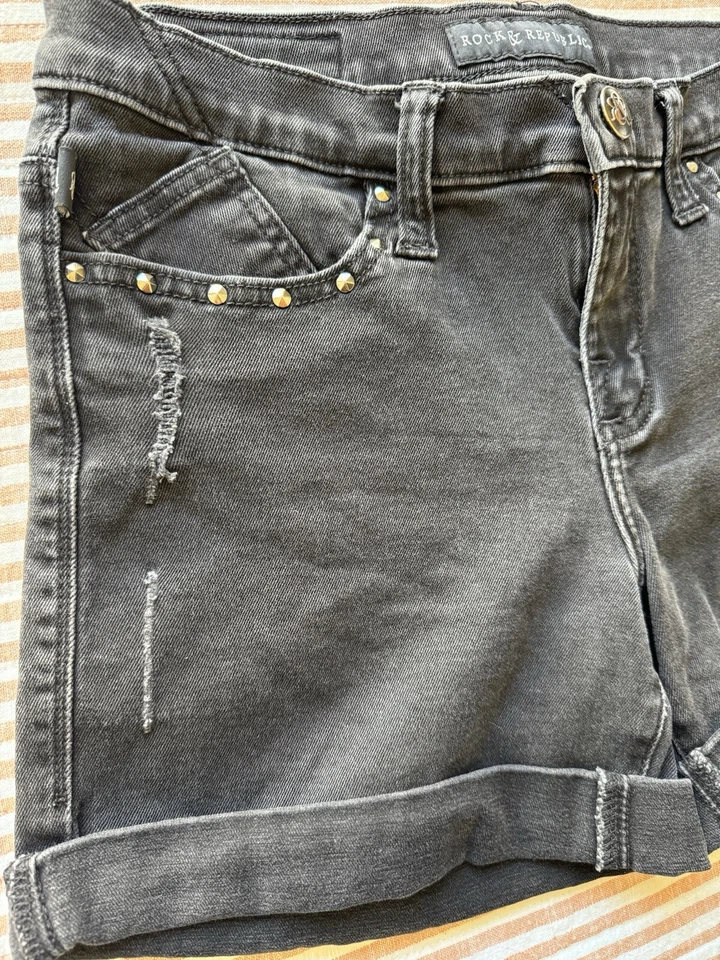 Rock Republic Bumpershoot Denim Studded Shorts Size 8 Black Y2K Casual Boho - Image 3 of 4