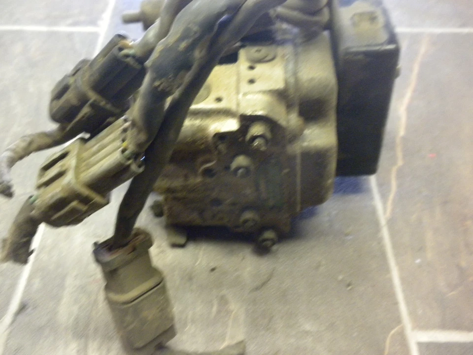 Fit1995-1996 Nissan Máxima Infinity i30 unidad ABS sistema de frenos antibloqueo bomba OEM Foto 2 de 3