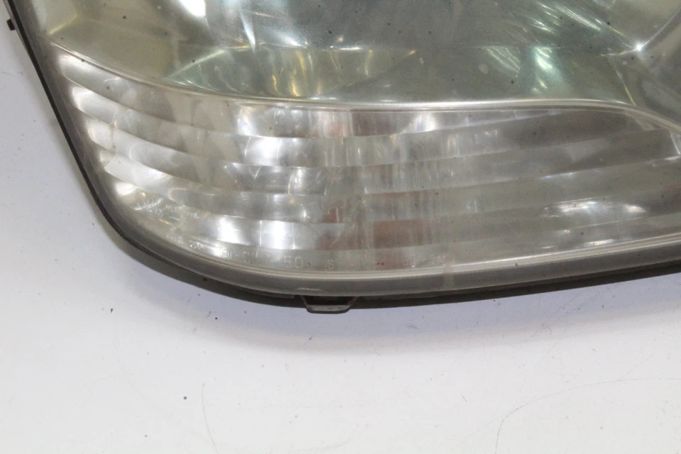 LEXUS LS F3 430 Vorderes Rechtes Scheinwerfer 4.30 Benzin 207Kw 2001 RHD - Bild 4 von 4