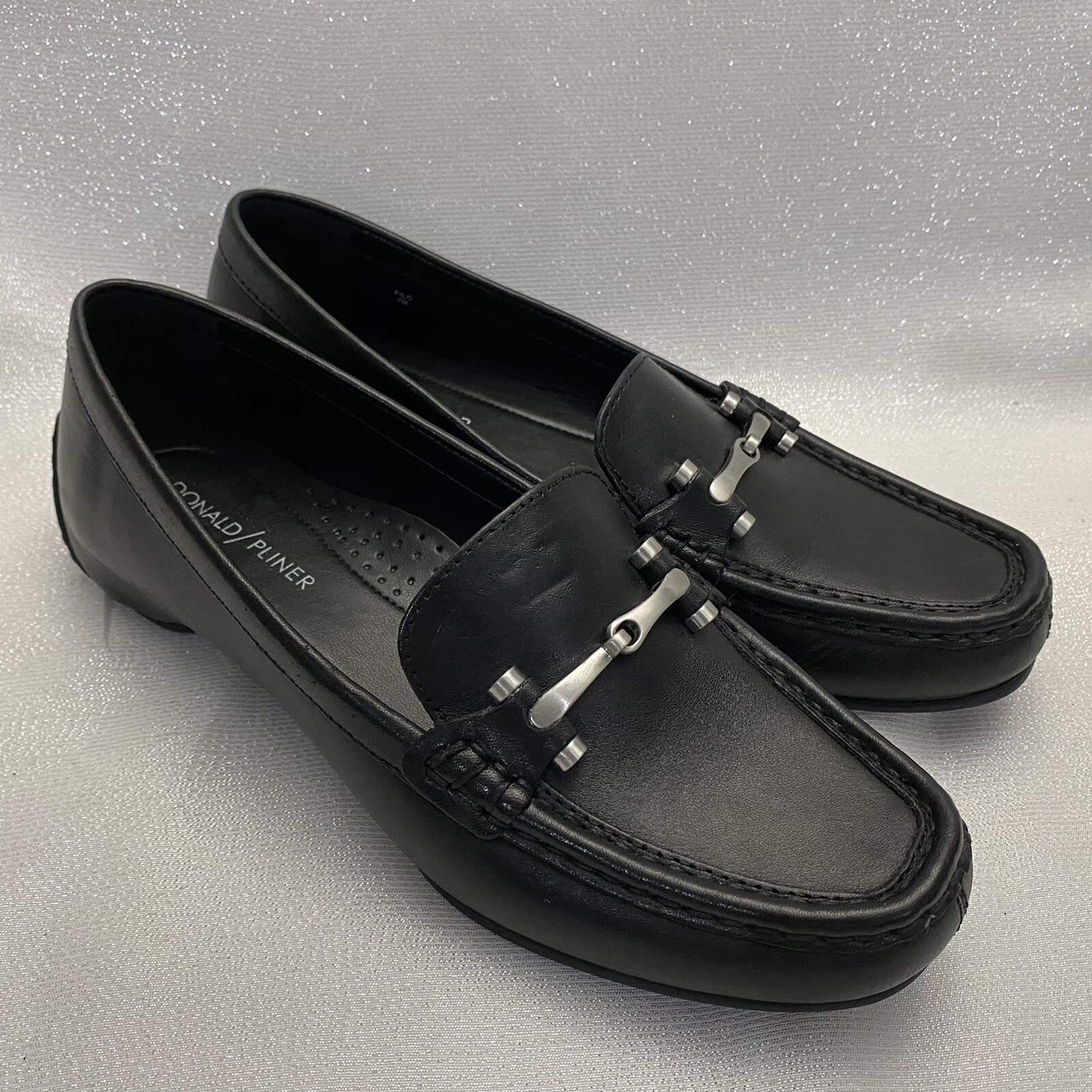 Moccasin Moc Low Heel Shoe 7M 
