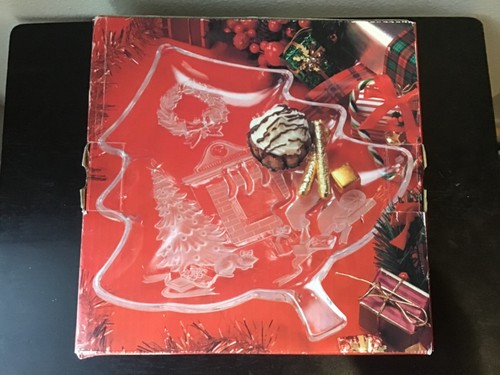 STUDIO NOVA Christmas Day Christmas Tree Platter 131/2’ Clear wit Frosted Design - Picture 4 of 5