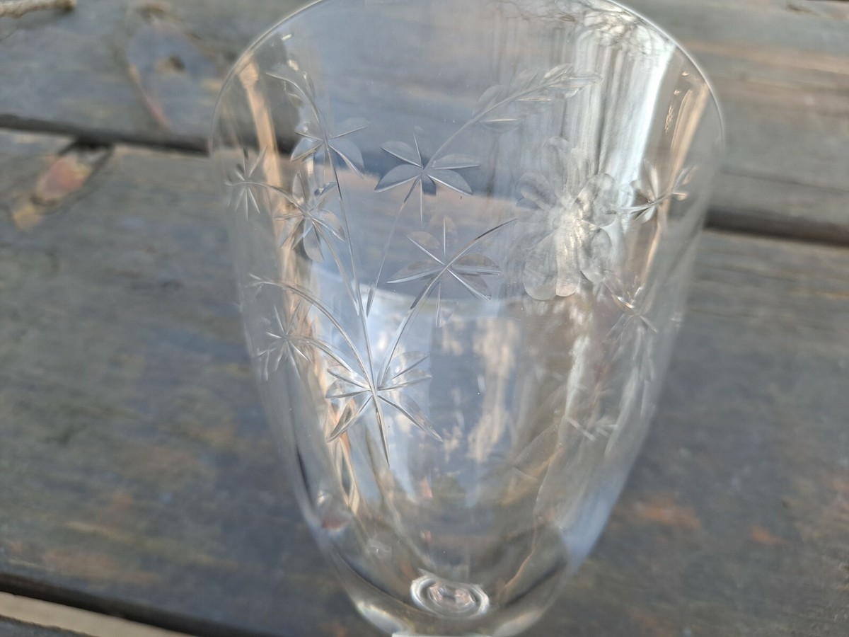 Beautiful Vintage etched glass wine glasses 1950s, i think (set of