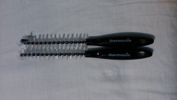 2 cepillos Thermomix para limpieza de cuchillas 3.300- TM21-TM31-TM5-TM6