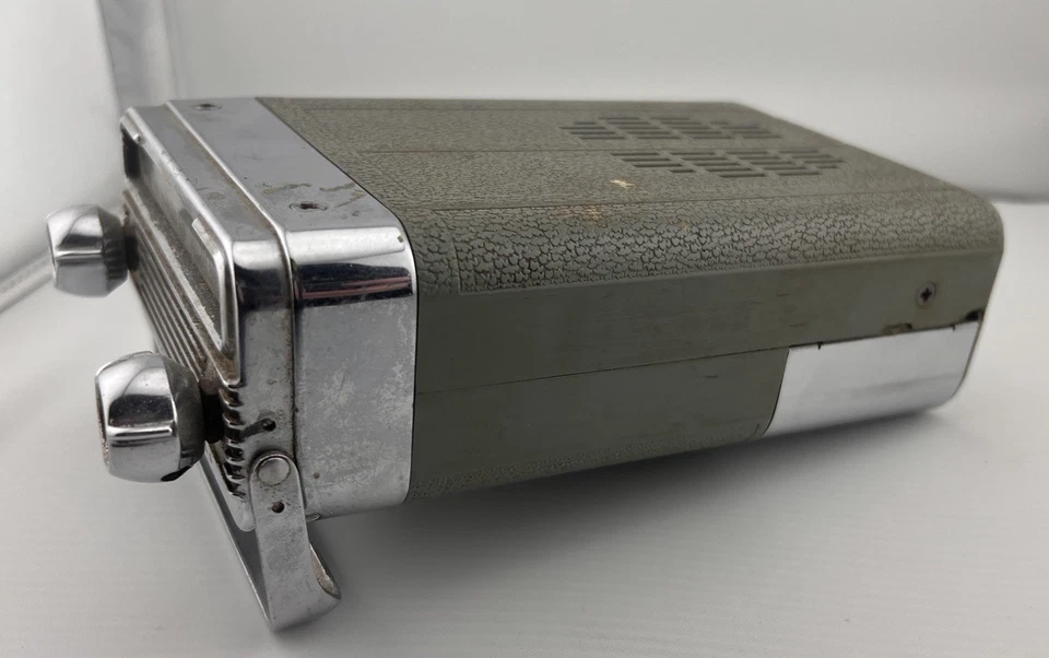 Rare 1958 Oldsmobile Trans-Portable Pullout AM Radio Clean Untested Green/Grey - Image 3 of 4