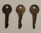 3 VTG USPS POST OFFICE BRASS KEYS DO NOT DUPLICATE GARDNER & PACIFIC INDUSTRIES — photo 1