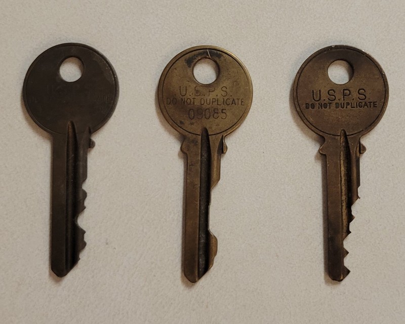 3 VTG USPS POST OFFICE BRASS KEYS DO NOT DUPLICATE GARDNER & PACIFIC INDUSTRIES