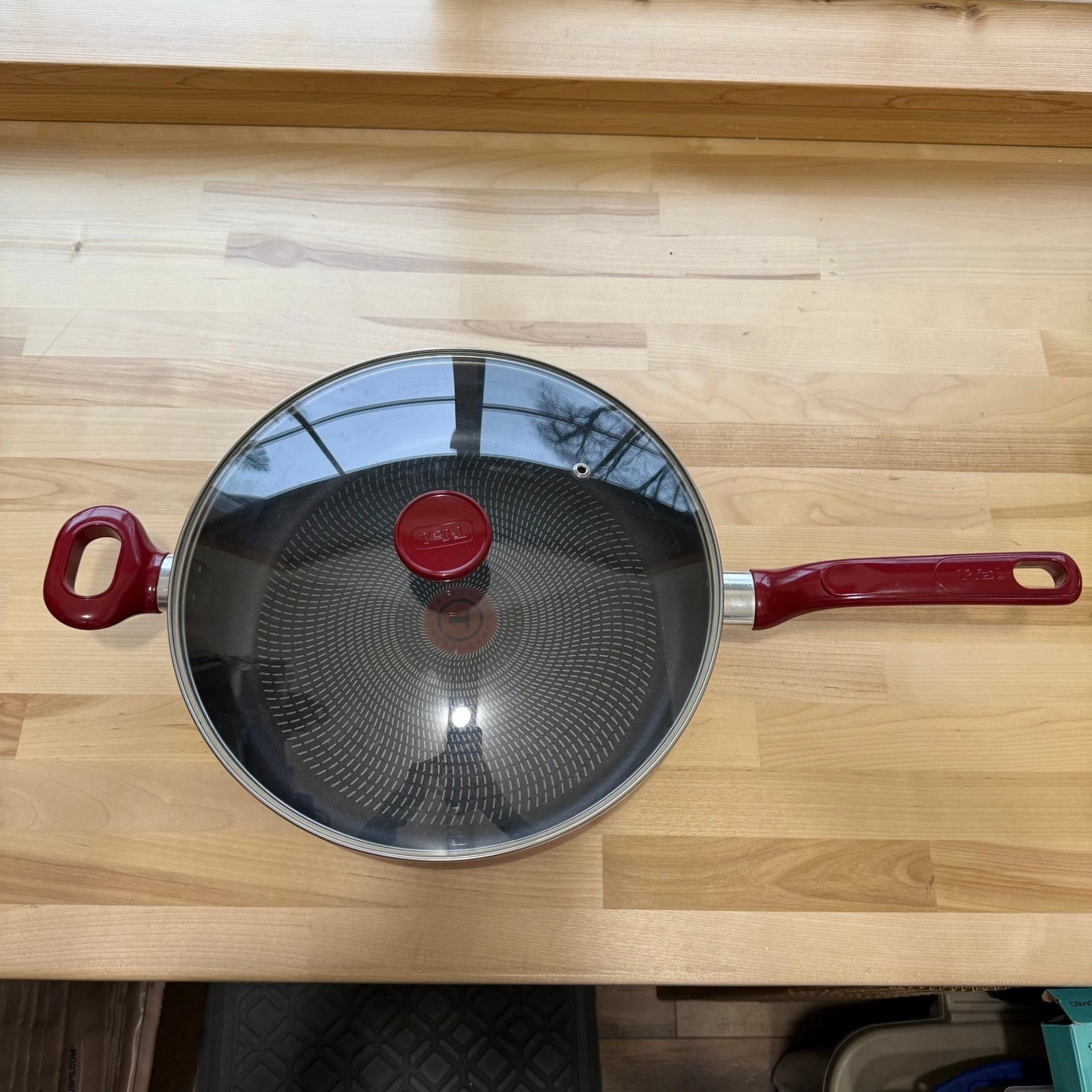 T-FAL Non-Stick 12-inch Ultimate Hard Anodized Glass Dome Cover Fry Pan
Opens in a new window or tab