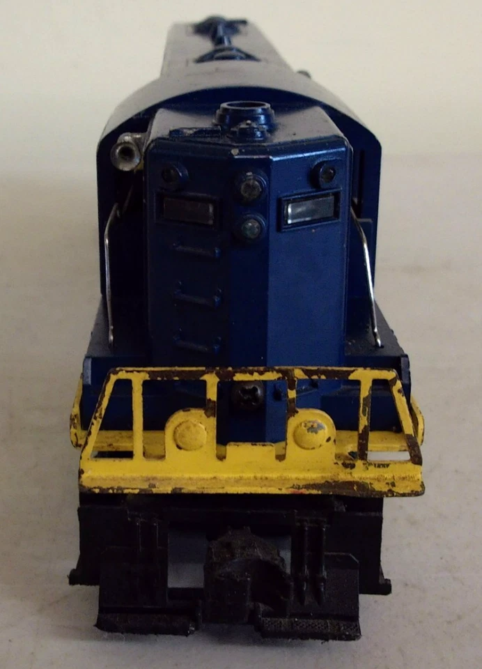 Lionel Trains #2365 Chesapeake & Ohio Diesel Locomotive Good Runner - Image 2 of 4