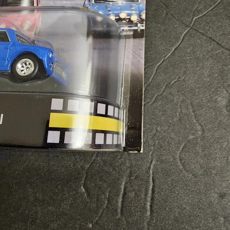 Hot Wheels Retro Entretenimiento Italiano Trabajo Azul Morris Mini Foto 3 de 4