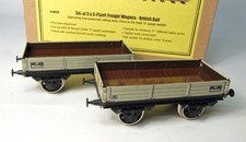 Bassett Lowke O gauge three plank freight wagons