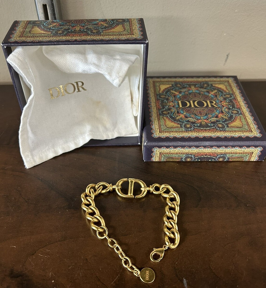 CHRISTIAN DIOR 30 Montaigne Bracelet Gold ***100% AUTHENTIC CHRISTIAN DIOR 30 Montaigne Bracelet Gold ***100% AUTHENTIC