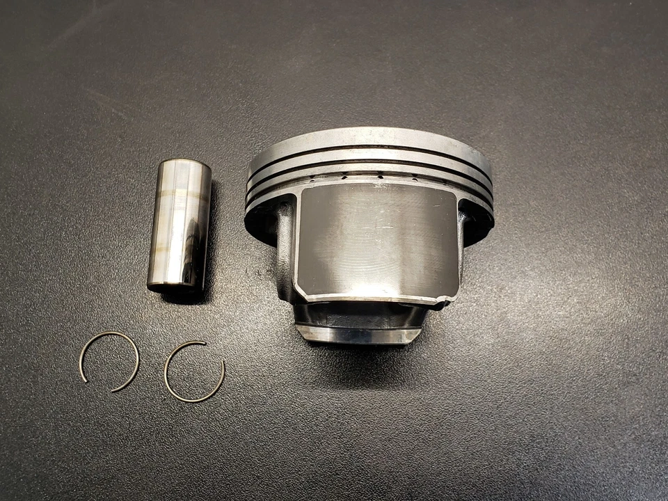 Комплект поршней 2010 - 2011 Honda CR-V K24 B OEM 13020-R40-A00 - Изображение 2 из 4