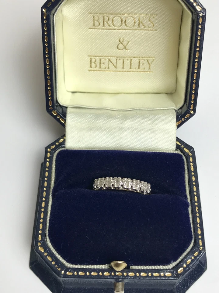 1982 Diamond Half Eternity 9ct Gold Vintage Ring Size L 1/2 - Image 2 of 4