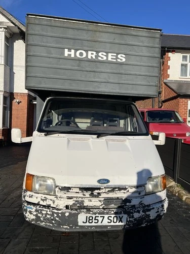 Ford Transit Horsebox Lorry J-Reg Diesel Drives Well Ideal Camper Conversion - Picture 1 of 14