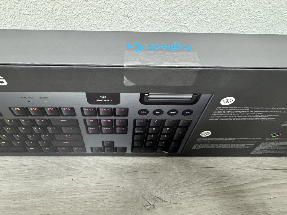 Logitech G915 X LIGHTSPEED Wireless Mechanical GL Tactile Gaming Keyboard - Image 3 of 4