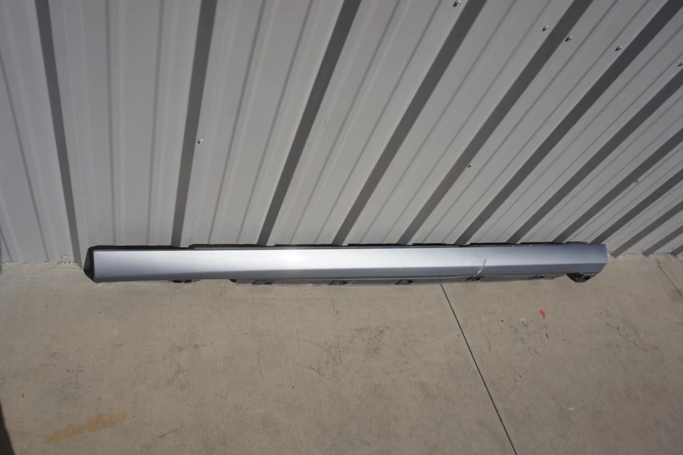 2010 - 2013 MERCEDES S550 W221 RIGHT PASS SIDE ROCKER PANEL SKIRT MOLDING OEM - Image 3 of 4