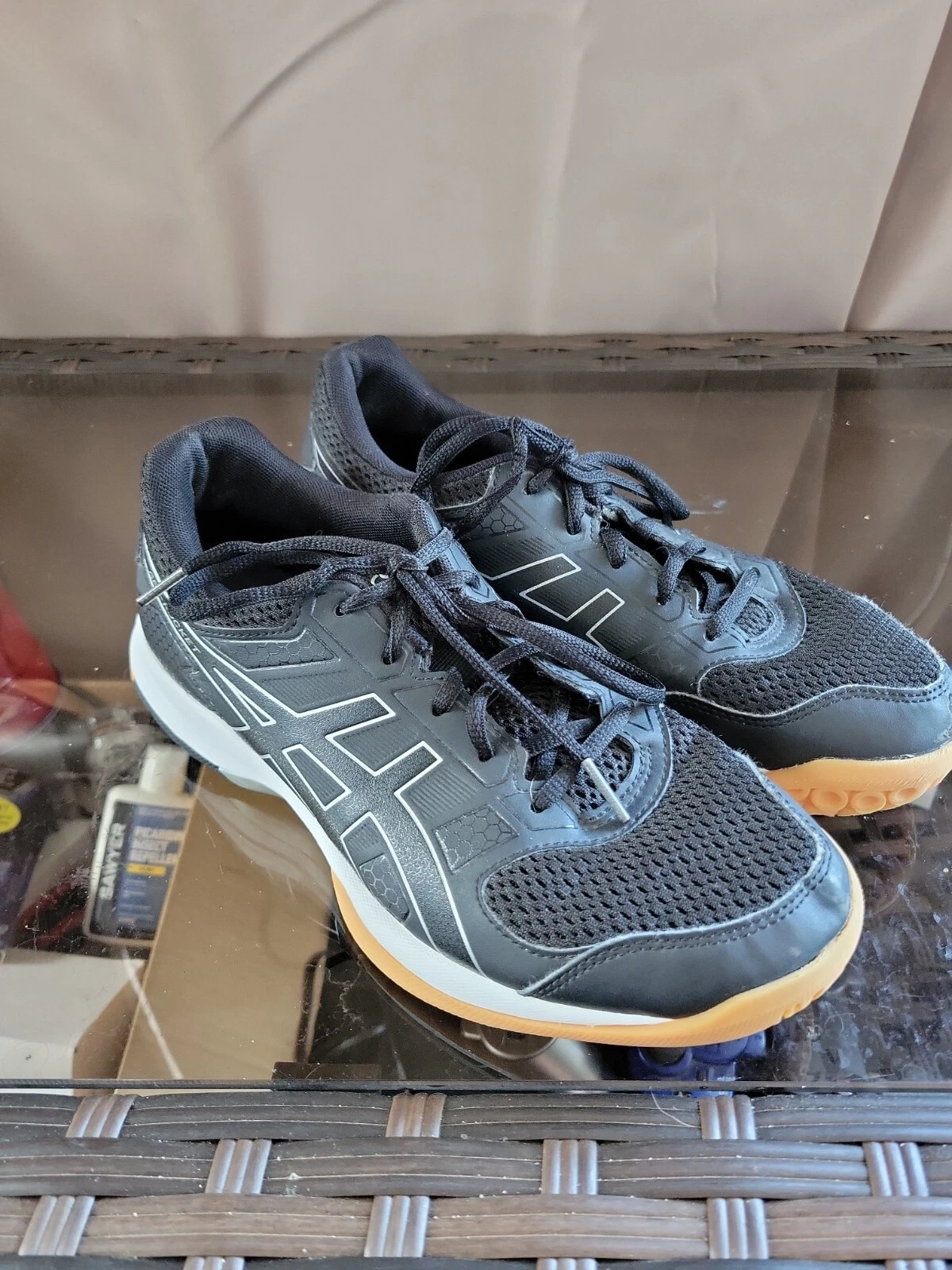 Scarpe Asics Gel Rocket 8 donna taglia 7 nero bianco B756Y pallavolo corsa