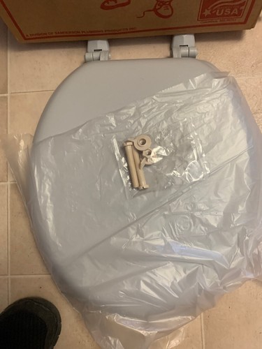 XM20/M100 IM Silver/Grey Toilet Seat Round New With Box - Picture 2 of 4