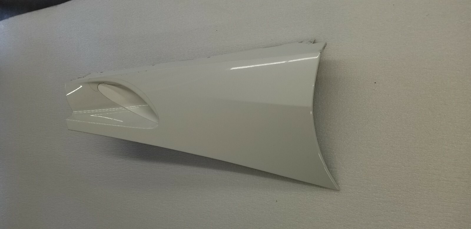 MCLAREN 720S RIGHT PASSENGER SIDE LOWER QUARTER PANEL ROCKER WHITE OEM 14AC628CP