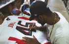 Deion Jones Signed Atlanta Falcons Jersey (Radtke COA) Pro Bowl Linebacker 2017 — photo 4