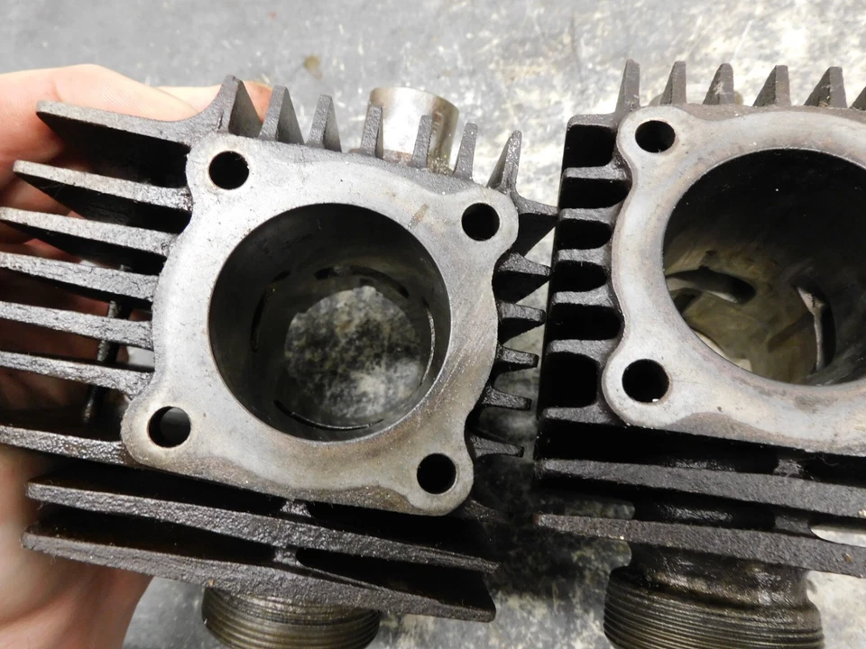 Barriles y pistones de cilindro Suzuki T125 T 125 Stinger 2643 Foto 4 de 4