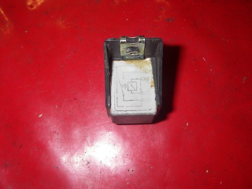 4 Pin Kunststoff Lastrelais RELAIS RELAY solenoid PIAGGIO HEXAGON 125 150 180 - Picture 3 of 3