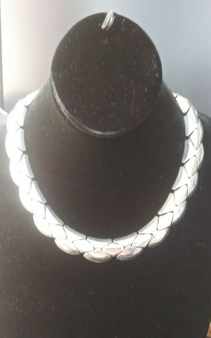 SILVER HALF MOON INTERLOCKING LINK CHOKER, MID CE… - image 1