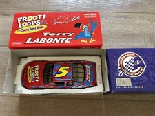 2000 Action 5 Terry Labonte Froot Loops Kellogg s 1/24 Diecast Stock Car