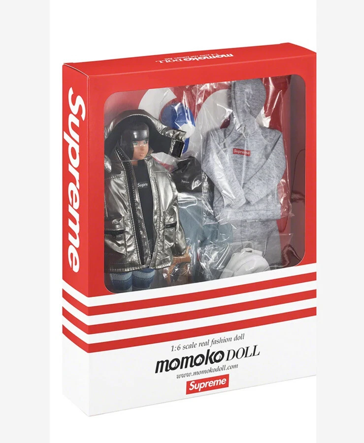 Poupée momoko suprême avec vêtements et accessoires 12,6 X 9,4 X 2,4 pouces TOUT NEUF