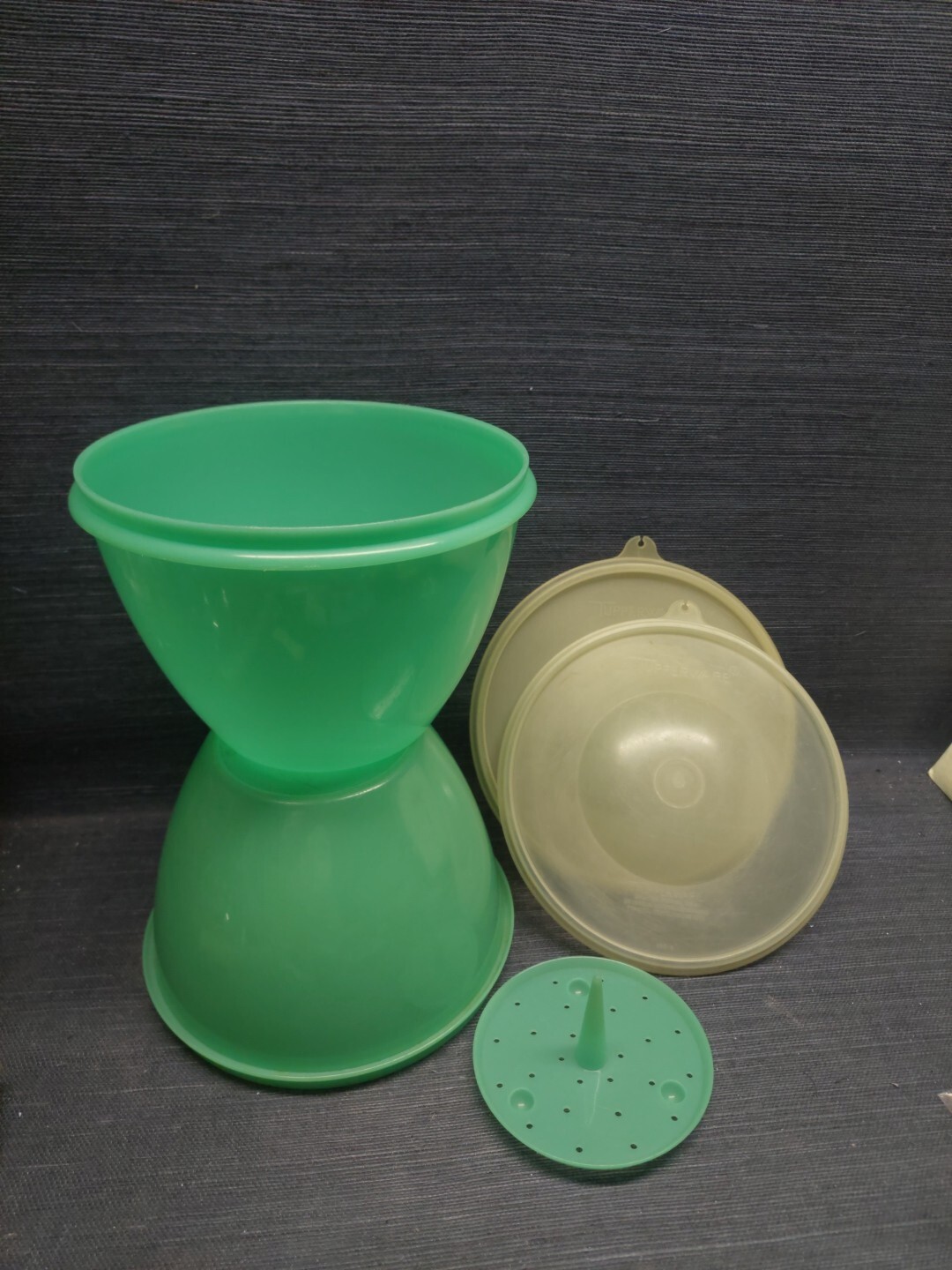 5 Pc Tupperware Crisp It Lettuce Keeper 679 Bowl 680 Dome Lid and Spike