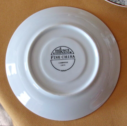 Mikasa (Japan): 6 Cups & Saucers, "Cambridge" L9015 -Bone China, plus bonus cup. - Picture 3 of 4