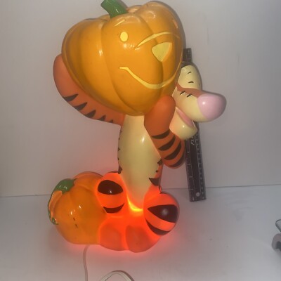 Disney tigger lantern holding a pumpkin 15  high