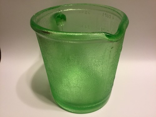 HAZEL ATLAS 4 Cups (1 Qt) Measuring Cup Green Uranium Glass w/ A&J Hand Mixer - Picture 16 of 19