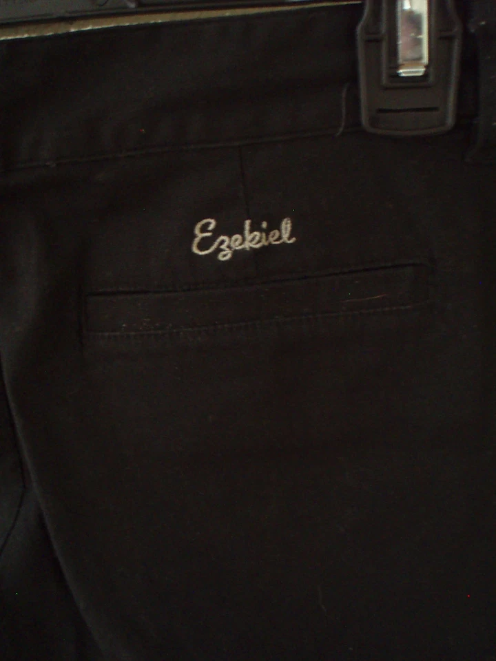  Ezekiel Black Bermuda Shorts very nice  front and back pockets size 7 juniors - Image 3 of 4