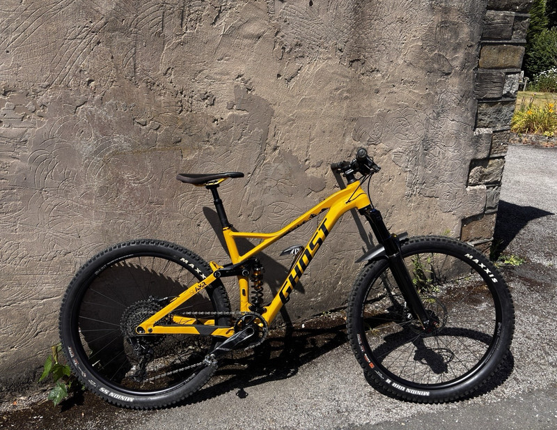 Ghost SL AMR 4.7 Medium Full Suspension MTB 27.5 Coil Shock Hunt Wheels SRAM EAG