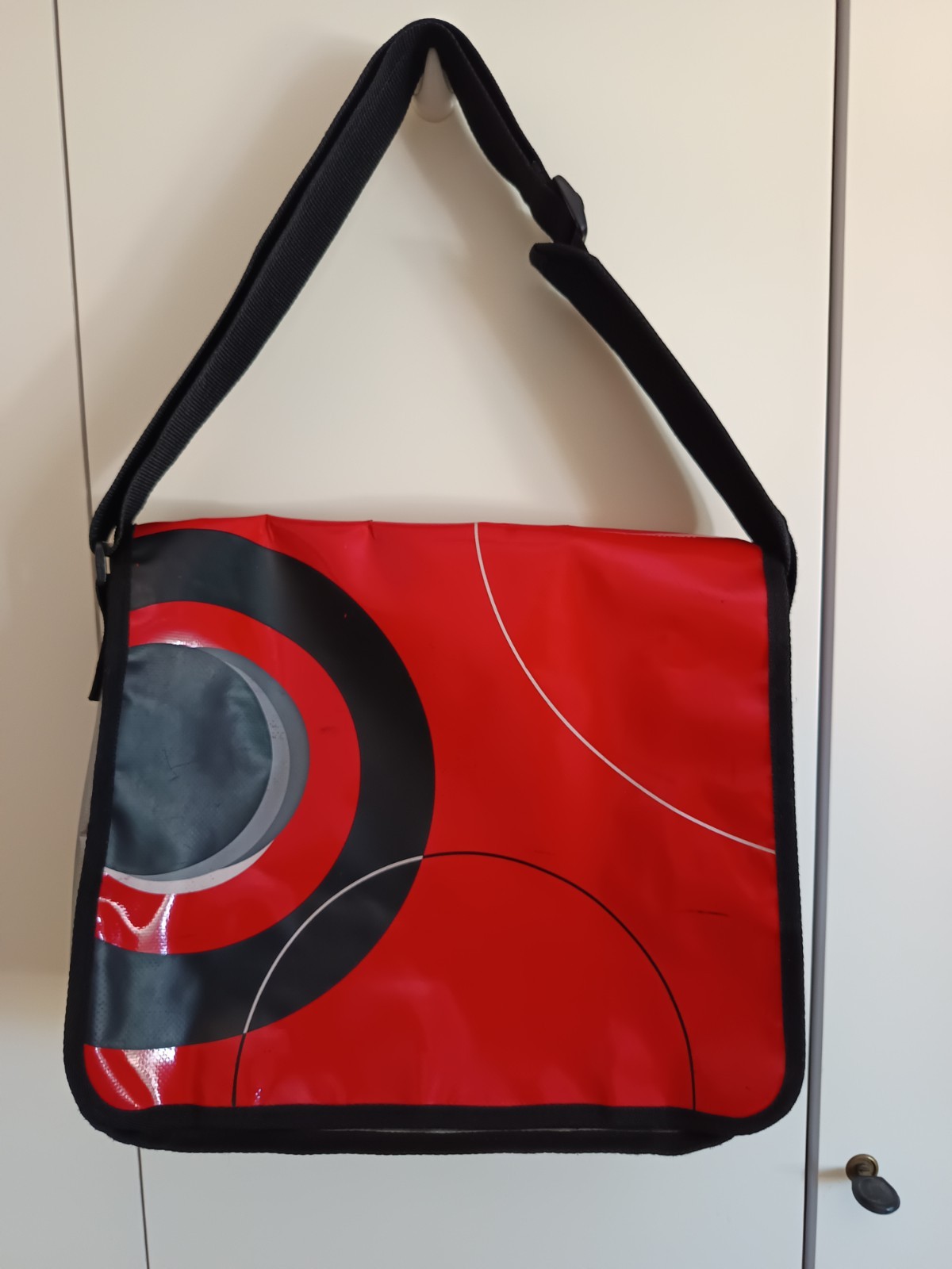 🇨🇭 borsa a tracolla Reiffeisen in stile Freitag 37x 30x14 Used Look Recycling