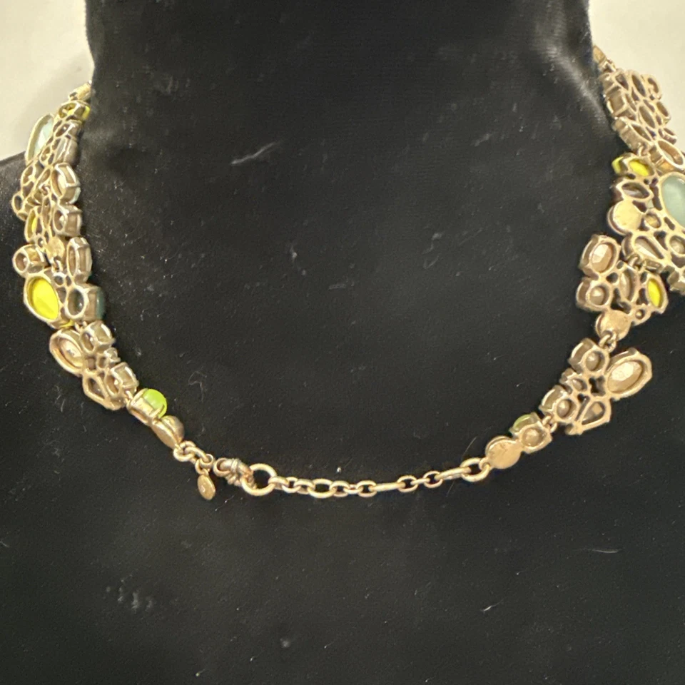 J. Collar Crew Tono Dorado Cabachones/Estrás Azul Verde y Amarillo Neón Foto 3 de 4