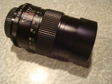 Vivitar 135mm 1:2.8 Auto Telephoto Close Focusing Lens No 28760076