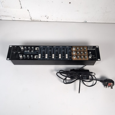 Tascam MZ-223 Rack Mount Mixer mit Netzteil