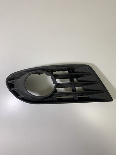 Volkswagen Golf Plus 2007 Verkleidung Nebelscheinwerfer / Gitter vorne DRA2966