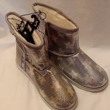 NWT Metallic silver boots with Stars girls size 5