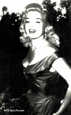 Diana Dors * Original France Postcard * No. 3002 A