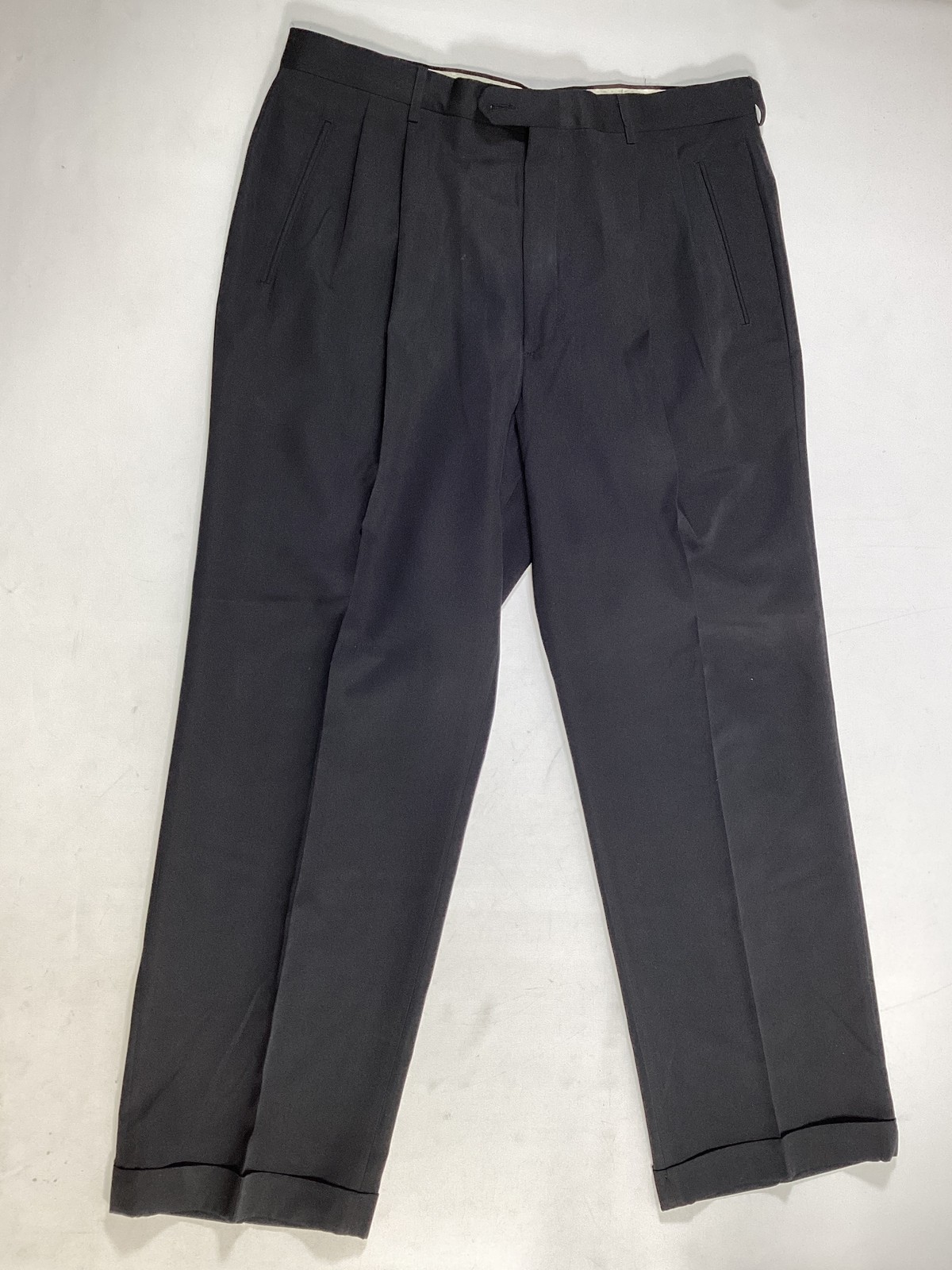 Haggar Mens Black Pleated Cuffed Dress Pants Size 38x30 Excellent Condition